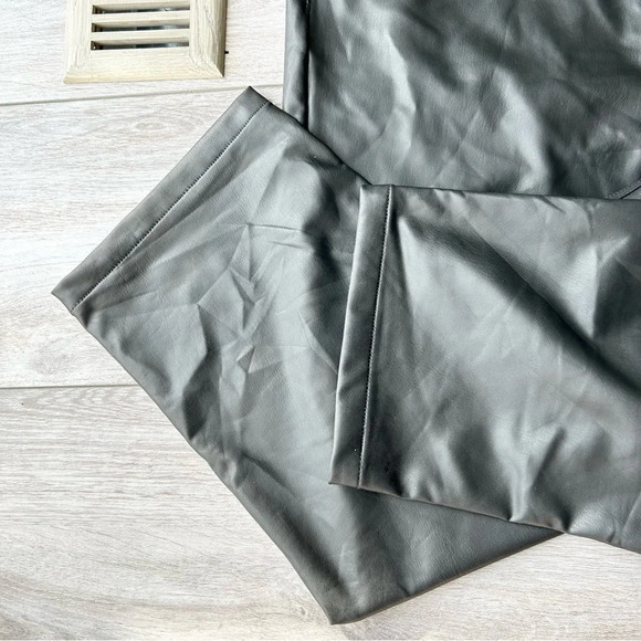 NWT Reitmans Straight Leg High Rise Faux Leather Pants in Black - Picture 11 of 15